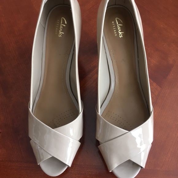 clarks shoes closing